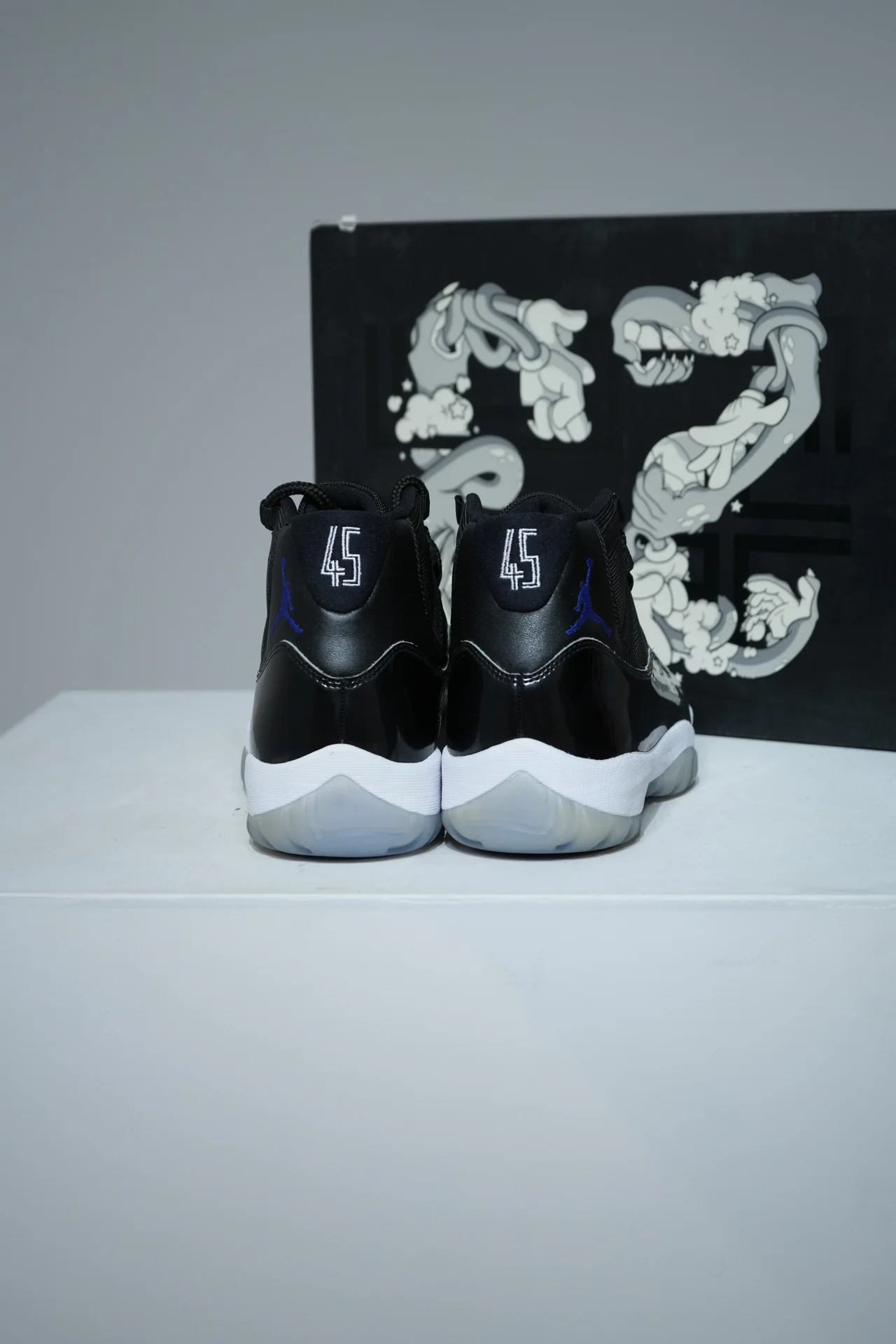 Jordan 11 SpaceJam (Taille 45) - Image 3
