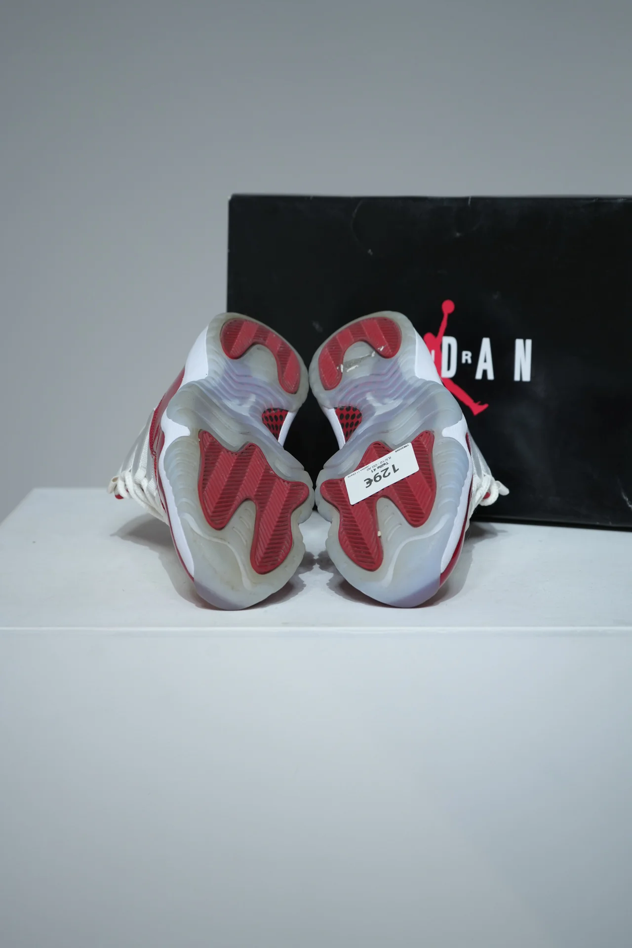 Jordan 11 Cherry (Taille 41) - Image 4