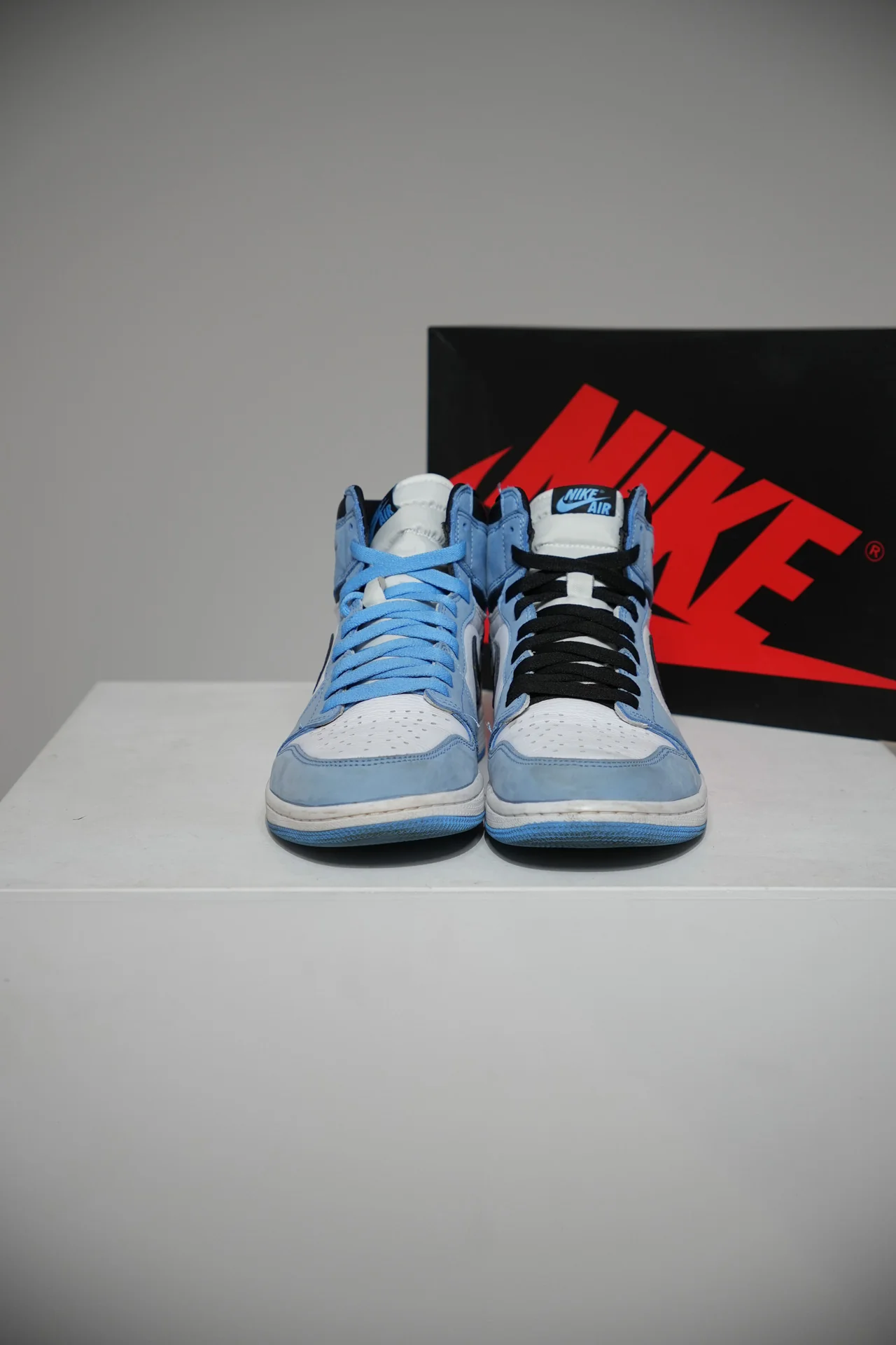 Jordan 1 High University Blue (Taille 45) - Image 3