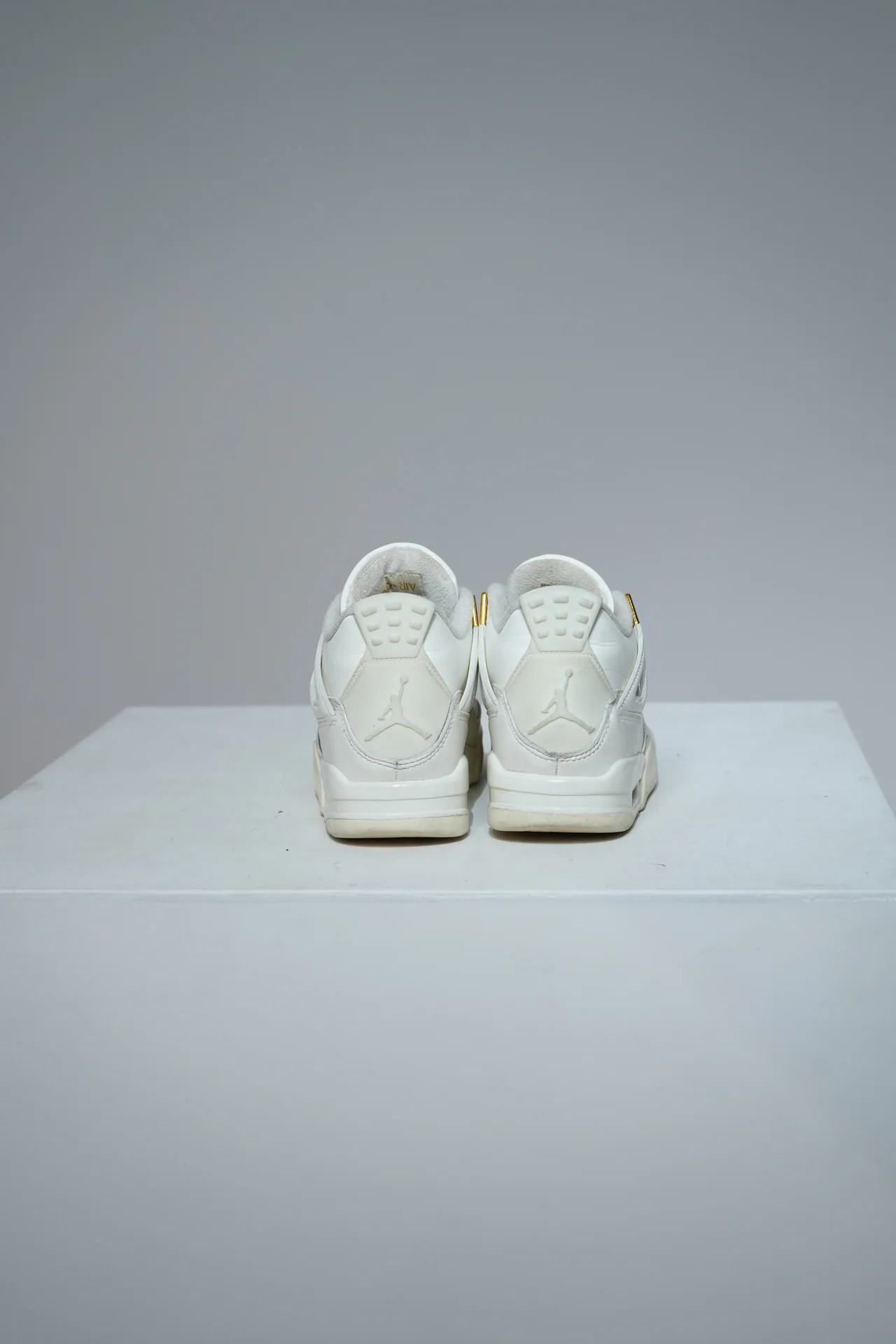 Jordan 4 Metallic Gold (Taille 35,5) - Image 3