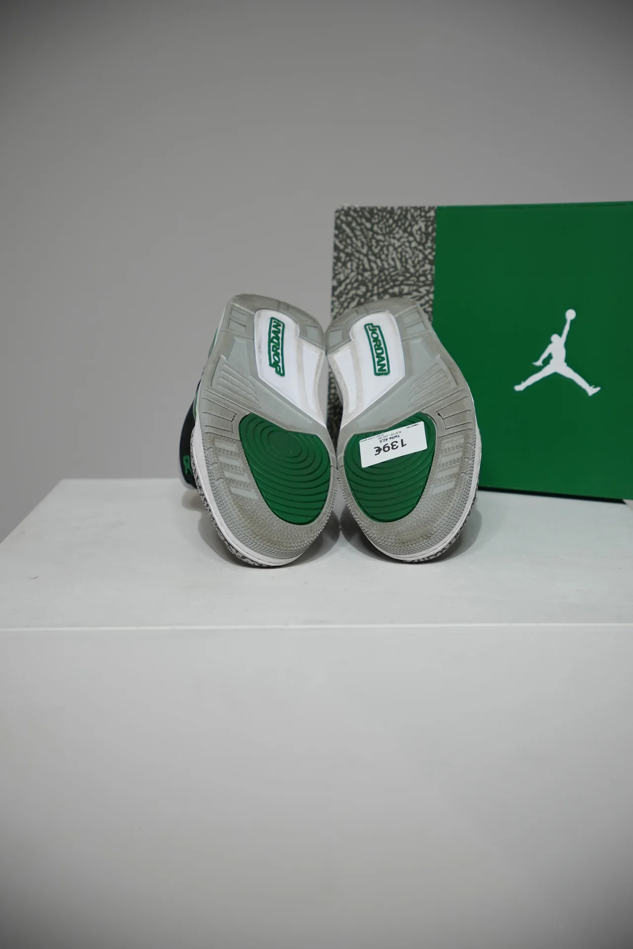 Jordan 3 Pine green (Taille 42,5) - Image 3