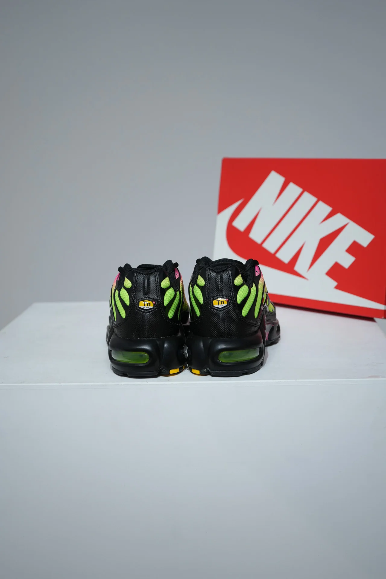Air Max Plus (TN) Hyper Pink Volt (Taille 41) - Image 3