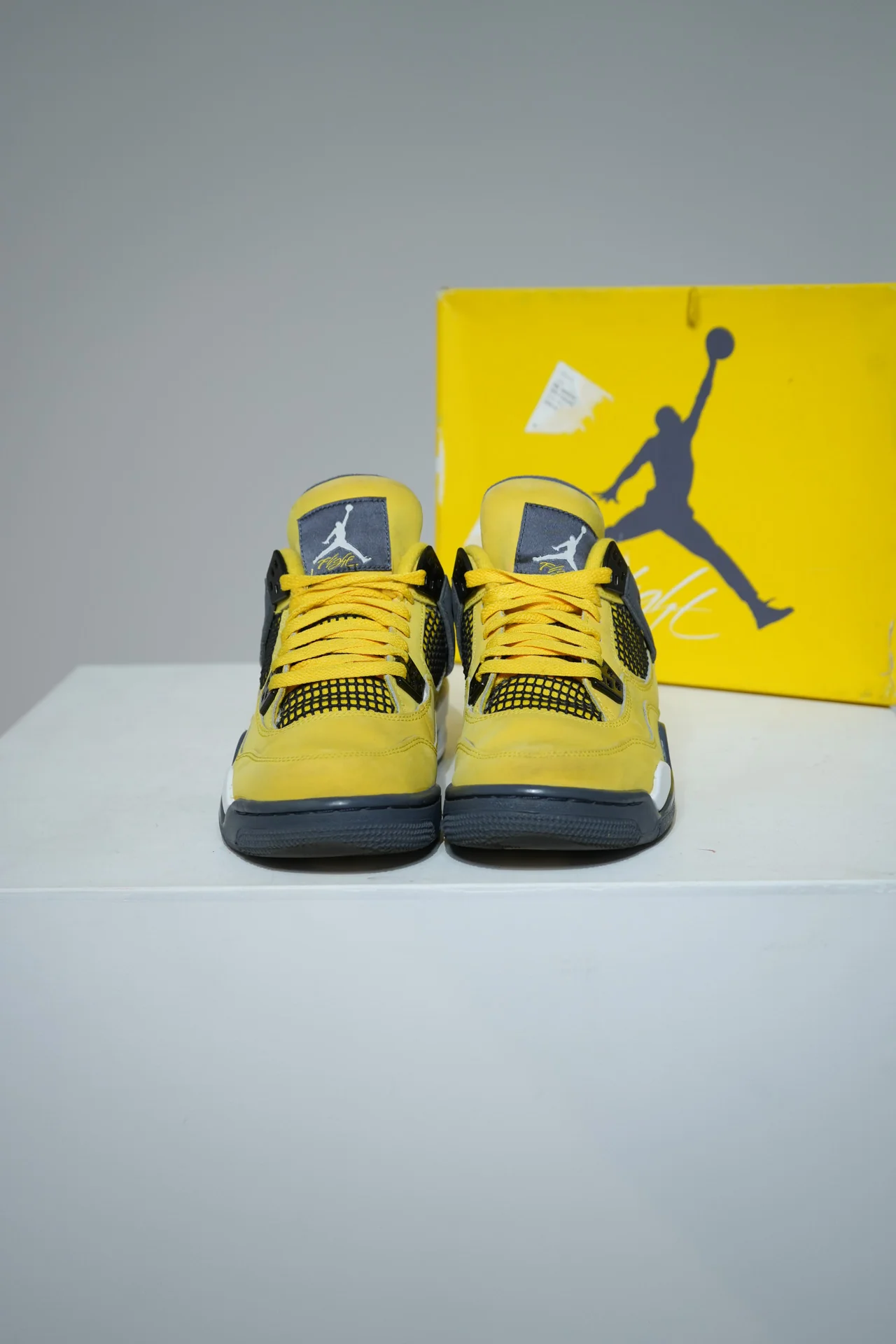 Jordan 4 Lightning GS (Taille 39) - Image 4
