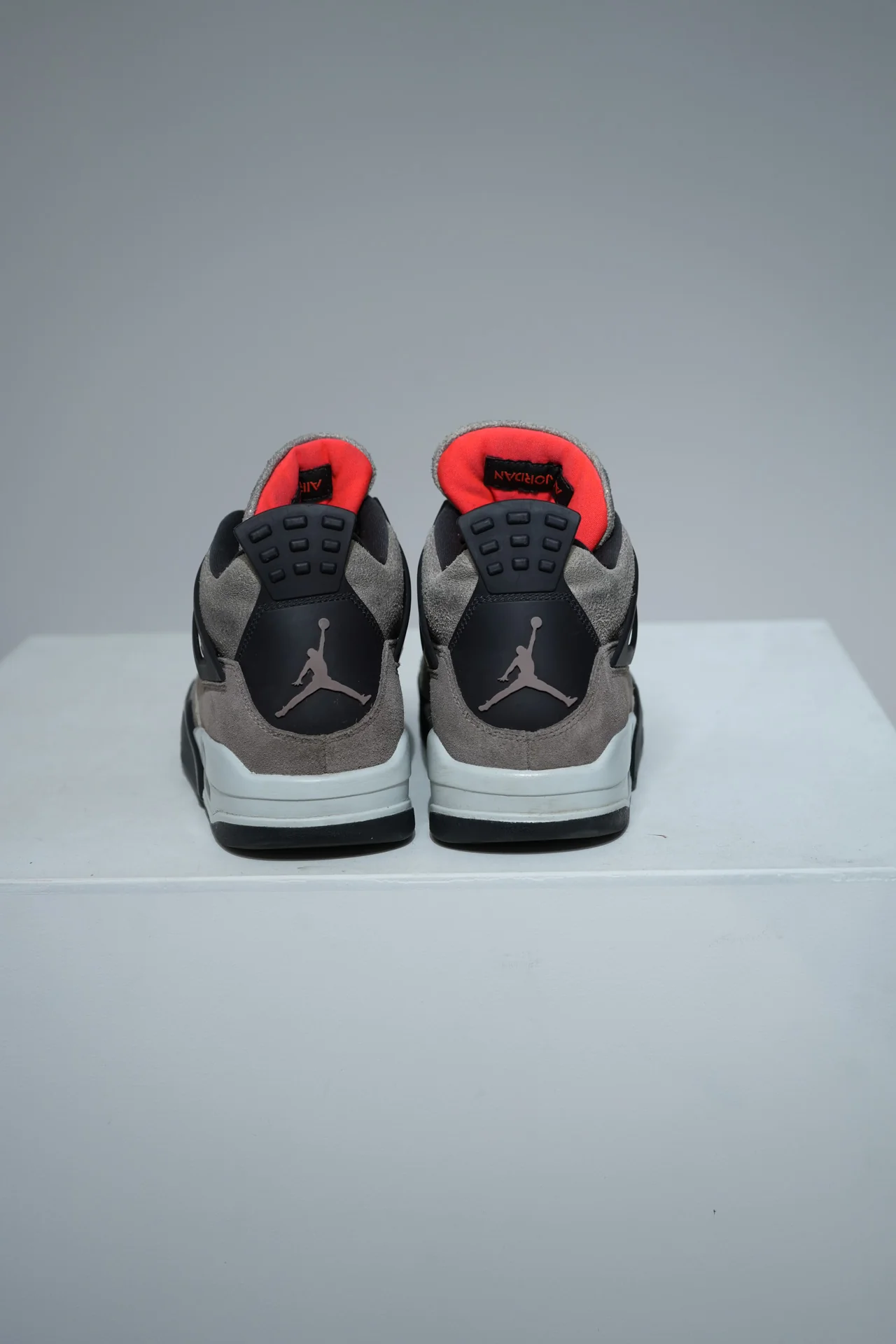 Jordan 4 Taupe Haze (Taille 42,5) - Image 4