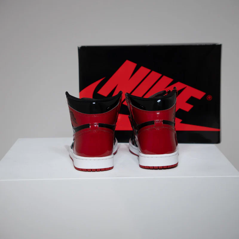 Jordan 1 High Patent Bred (Taille 37,5) - Image 3