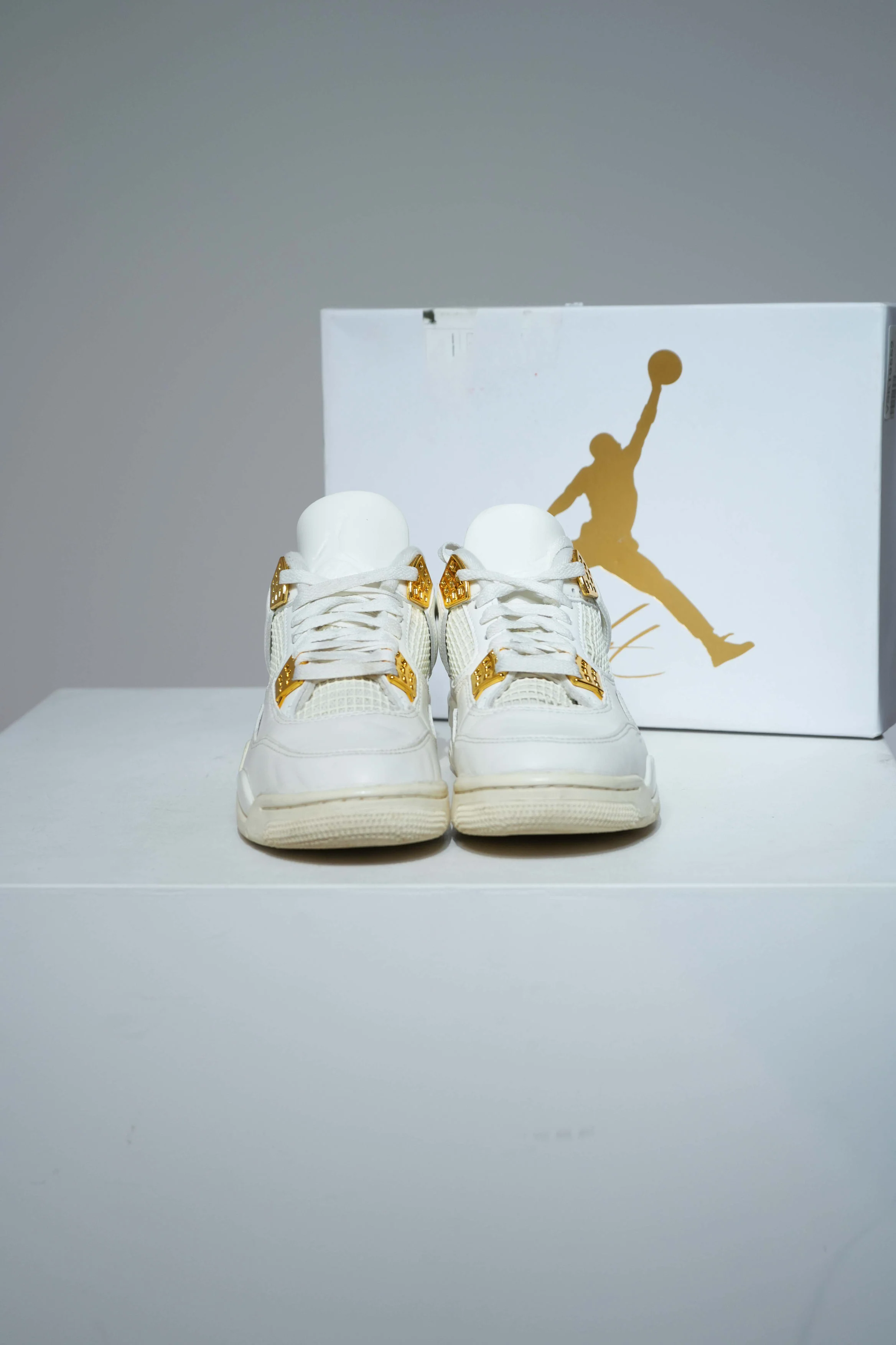 Jordan 4 Metallic Gold (Taille 37,5) - Image 3