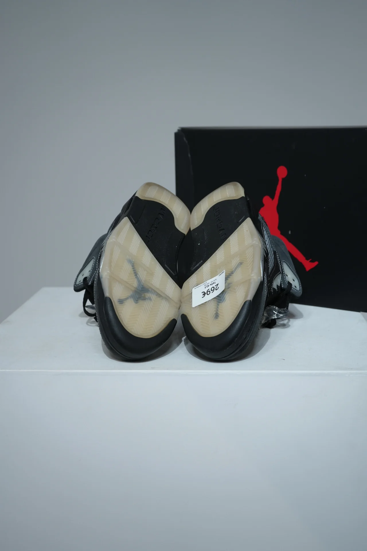 Jordan 5 Anthracite (Taille 42,5) - Image 4