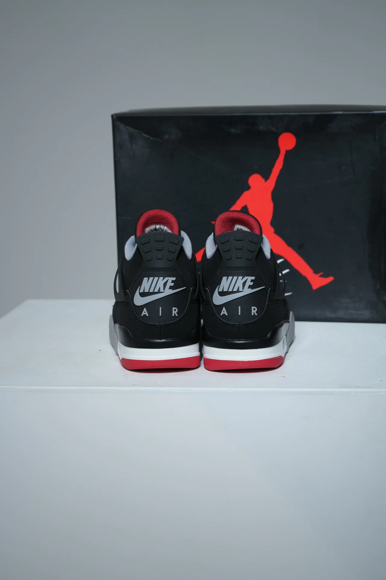 Jordan 4 Bred 2019 (Taille 42,5) - Image 3
