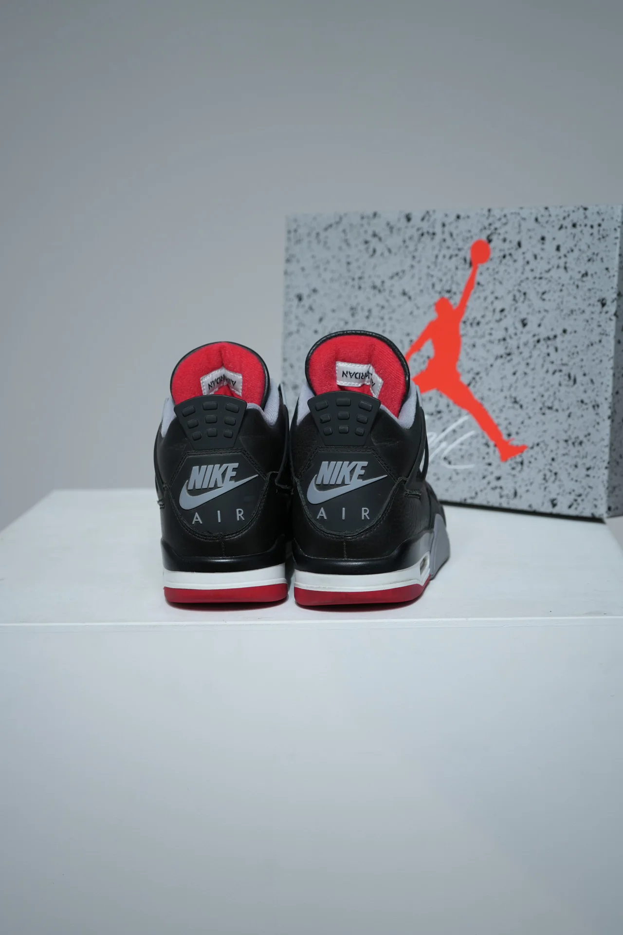 Jordan 4 Bred Reimagined (Taille 42) - Image 3