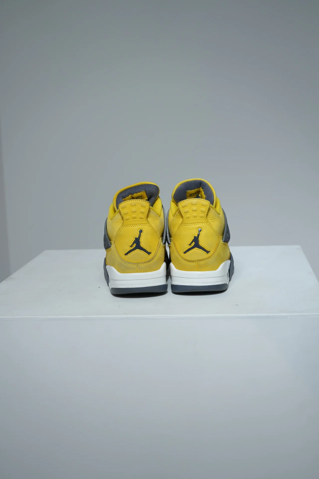 Jordan 4 Lightning (Taille 41) - Image 4