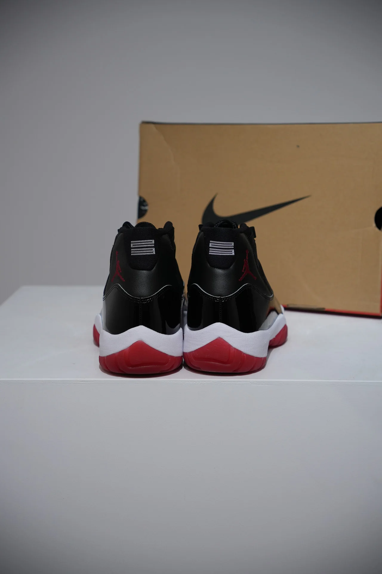 Jordan 11 Bred 2019 (Taille 45) - Image 3