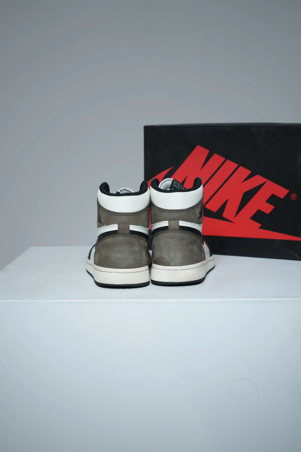 Jordan 1 High Mocha (Taille 40,5) - Image 3