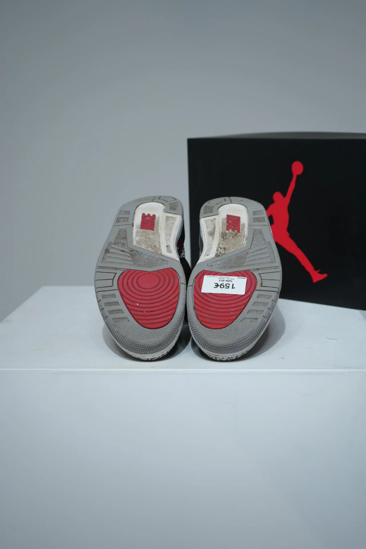 Jordan 3 Black Cement 2018 (Taille 42,5) - Image 4