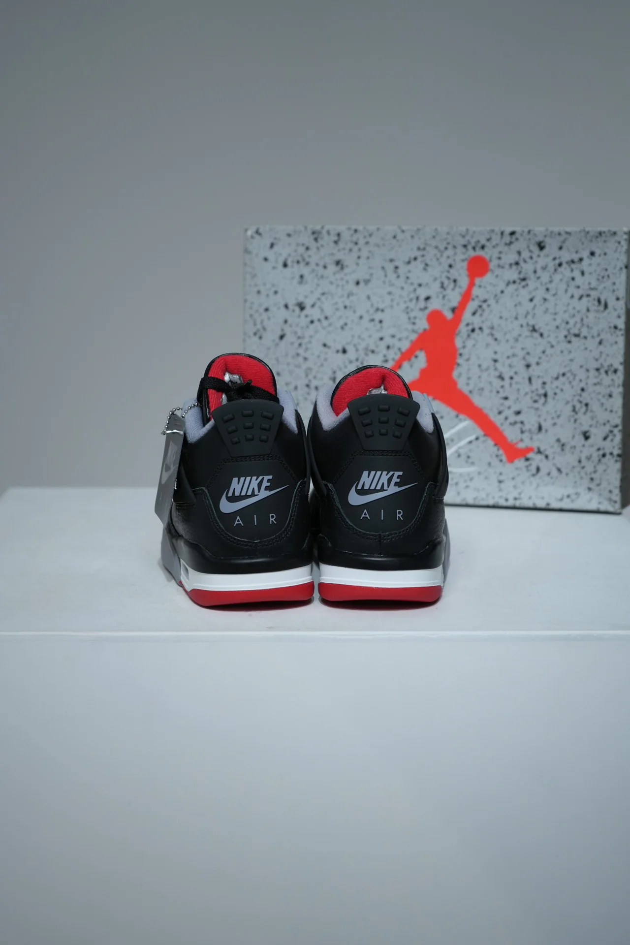 Jordan 4 Bred Reimagined GS (Taille 36,5) - Image 3