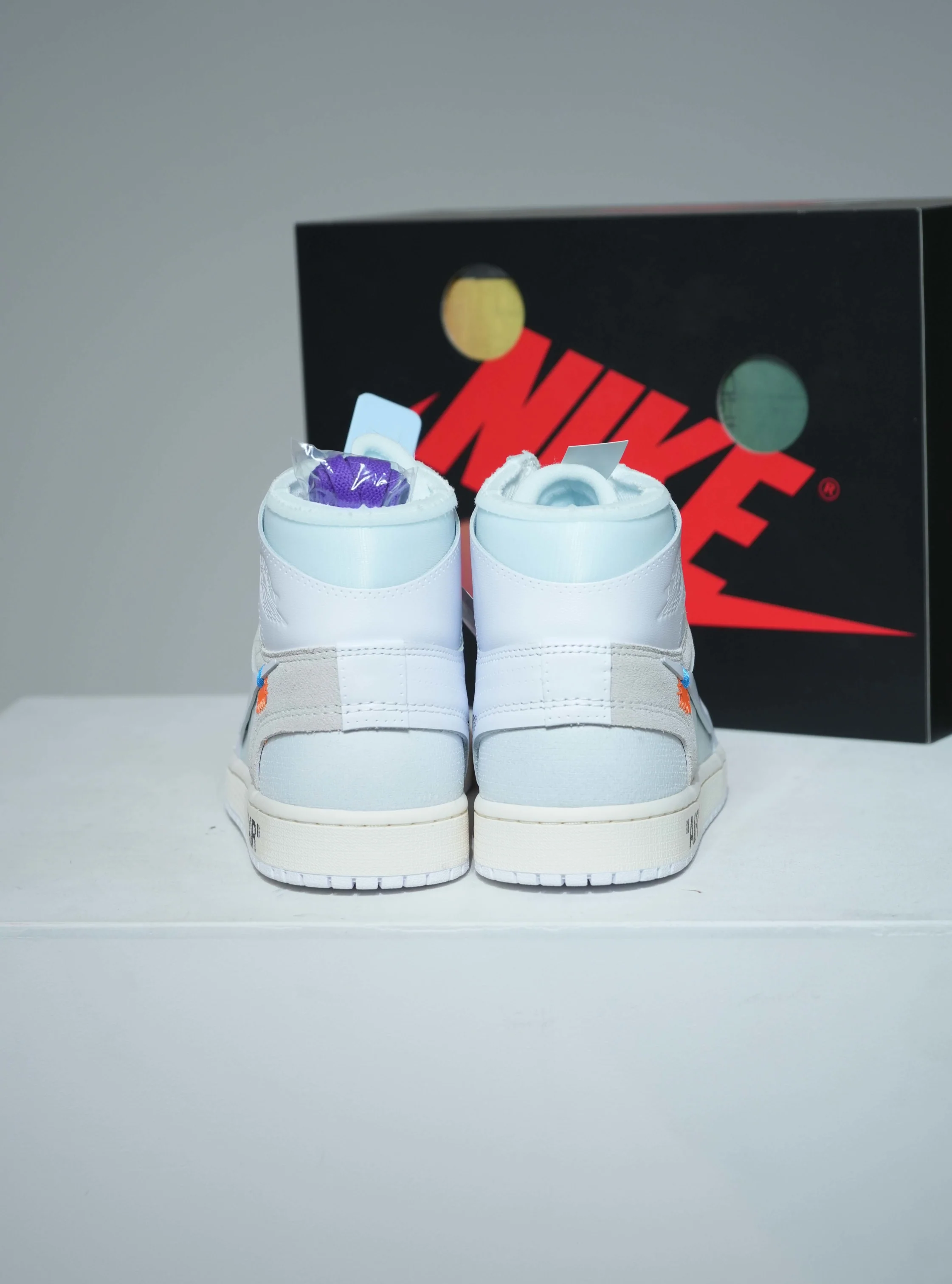 Jordan 1 High Off White Alaska (Taille 35,5) - Image 4
