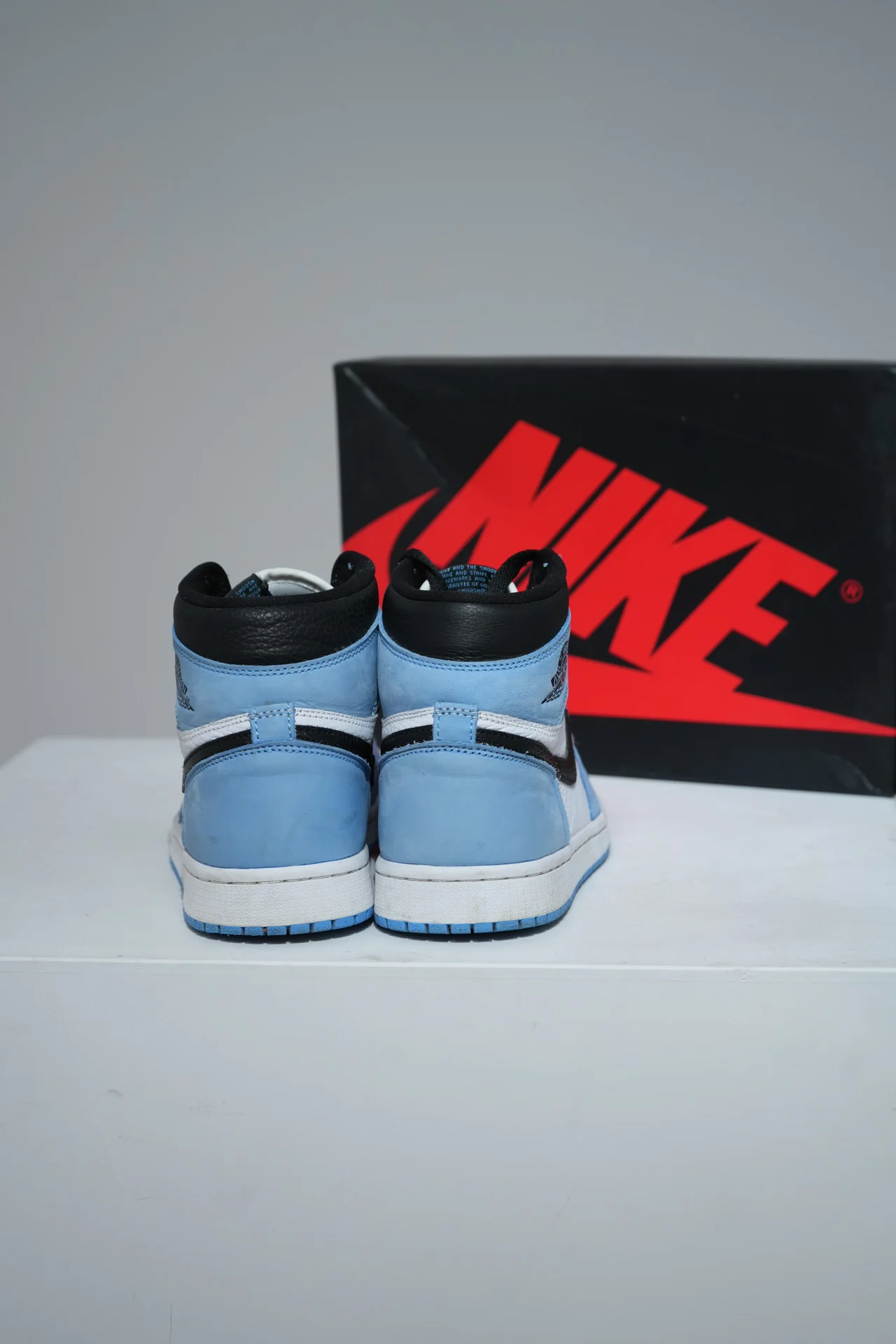 Jordan 1 High University Blue (Taille 40,5) - Image 3