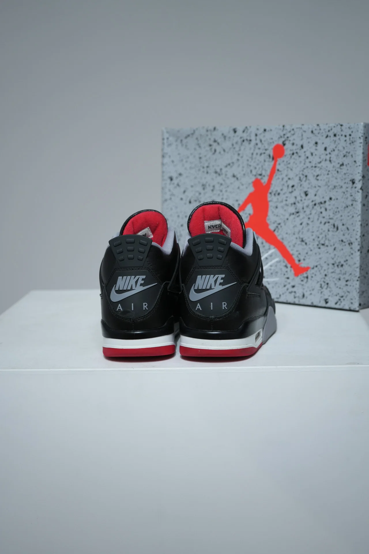 Jordan 4 Bred Reimagined (Taille 42) - Image 3