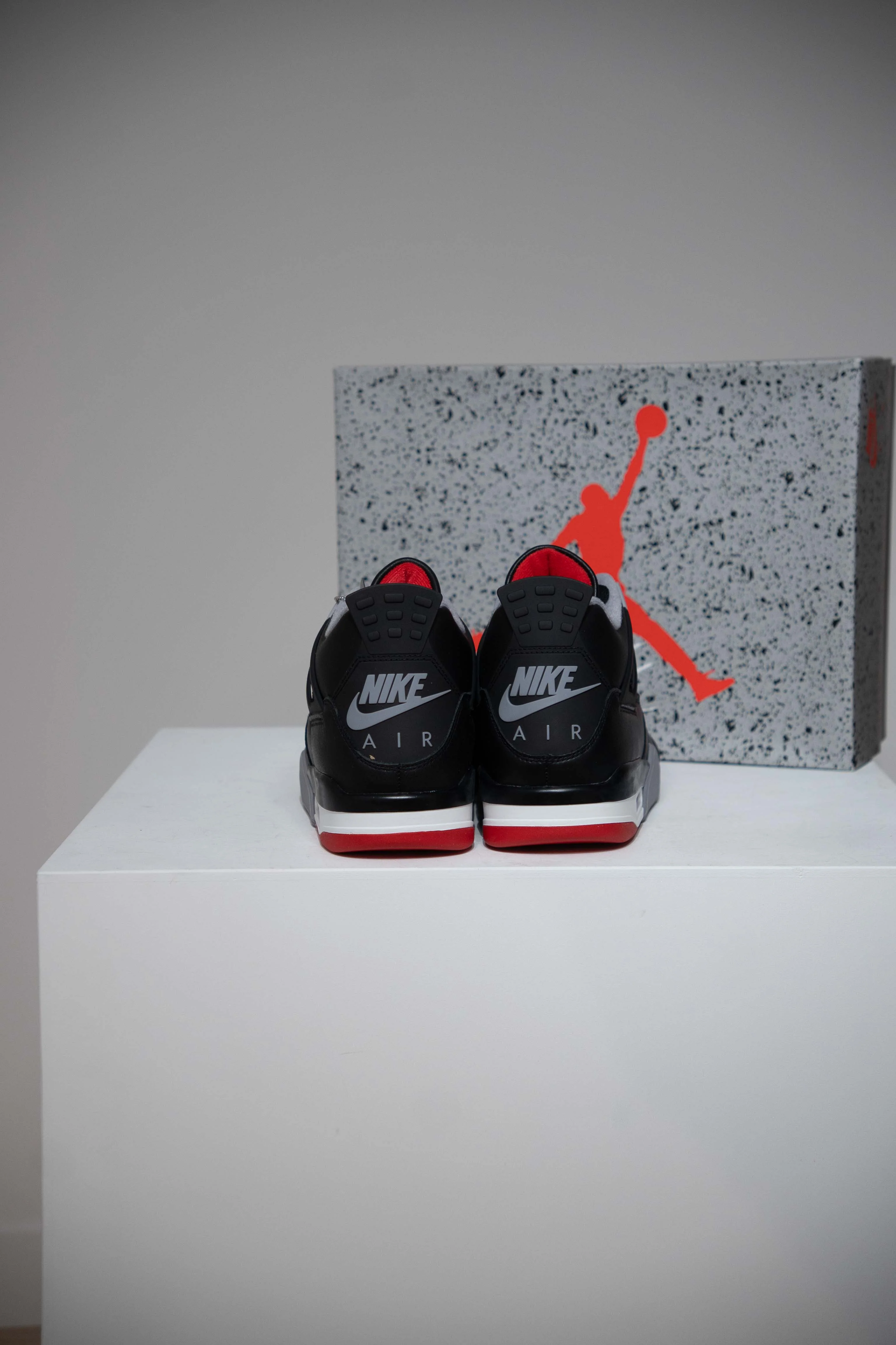 Jordan 4 Bred Reimagined (Taille 43) - Image 3