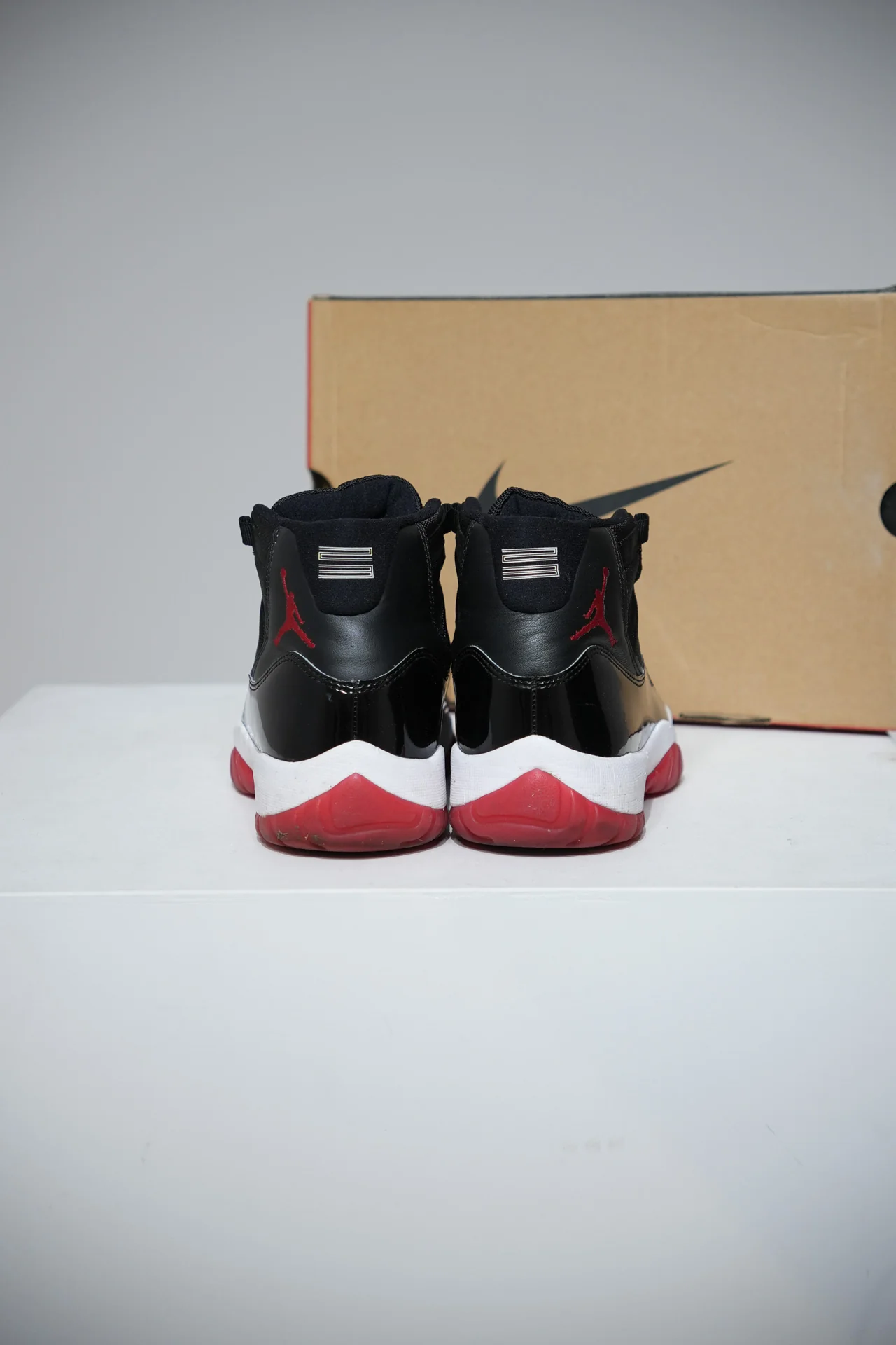 Jordan 11 Bred 2019 (Taille 43) - Image 3