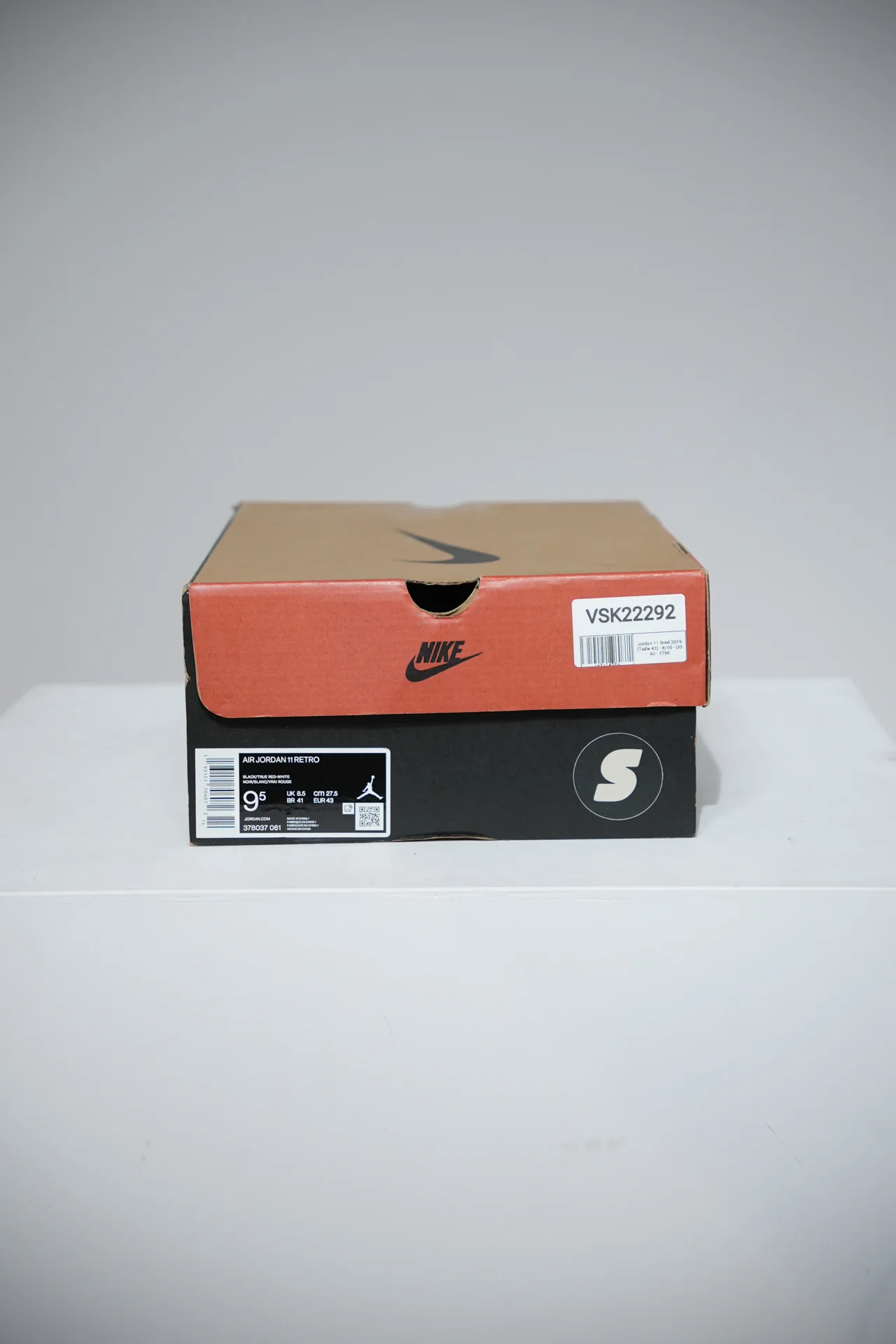Jordan 11 Bred 2019 (Taille 43) - Image 5